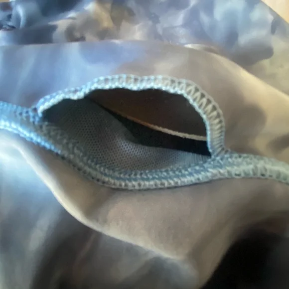 Gymshark Elevate Longline Sports Bra in Lakeside Blue Spray Dye ~ Size Small - Picture 6 of 7